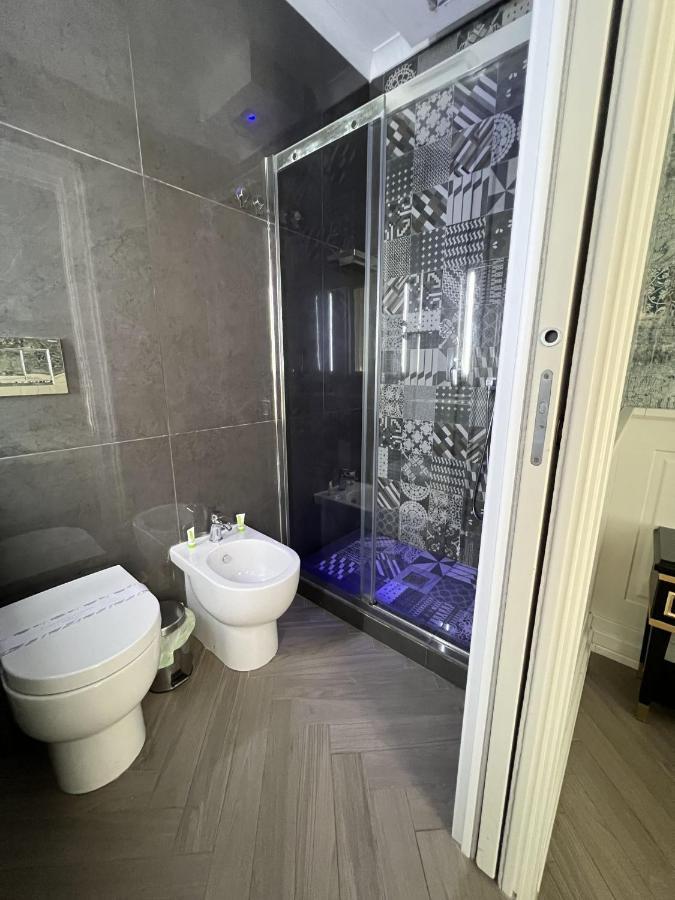 Bed and Breakfast Relais Piazza Vittoria Neapel Exterior foto